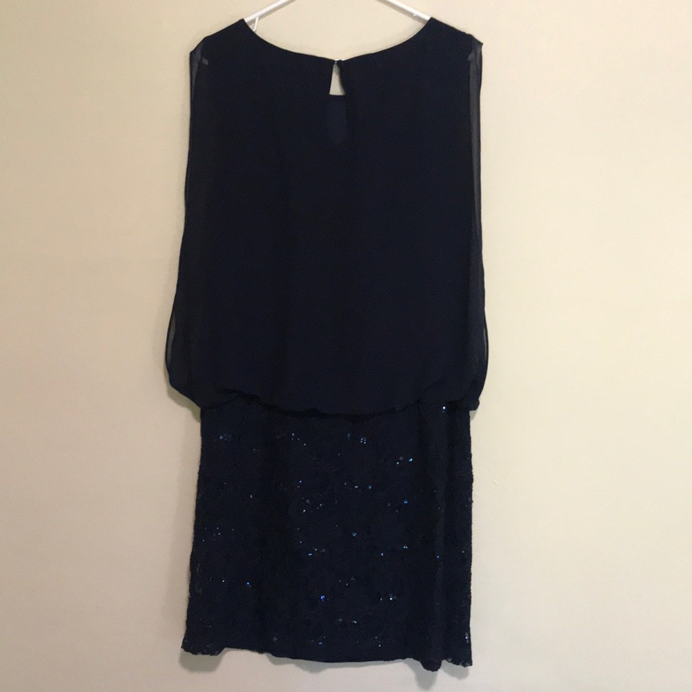 Dress - Picture 5 of 10